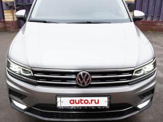 2017 Volkswagen Tiguan II, серебристый, 2550000 рублей, вид 1