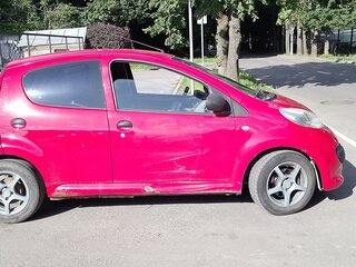 2008 Peugeot 107 I, красный, 245000 рублей, вид 3