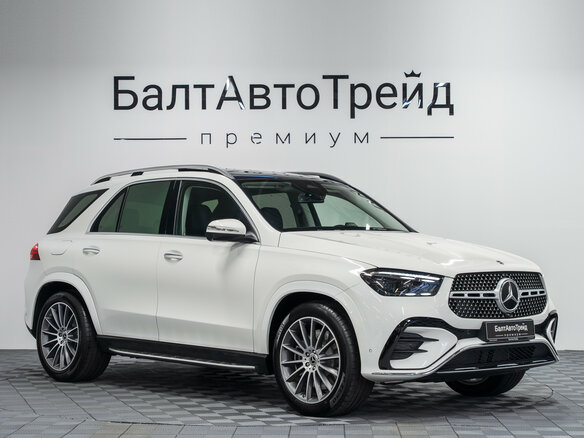 2025 Mercedes-Benz GLE 450 II (V167) Рестайлинг, белый - вид 4