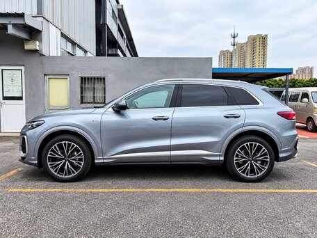 2026 Audi Q5 40 TFSI III (GU), серый, 6500000 рублей, вид 3