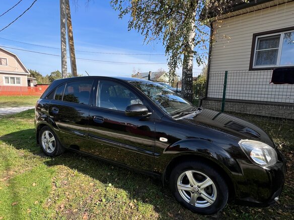 2011 Kia Rio II Рестайлинг, чёрный, 650000 рублей - вид 7