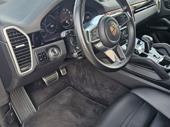 2020 Porsche Cayenne S III, чёрный, 7000000 рублей - вид 4