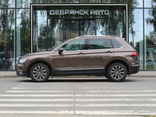2017 Volkswagen Tiguan II, коричневый, 2900000 рублей, вид 2