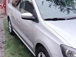 2011 Volkswagen Polo V, серебристый, 1200000 рублей, вид 3