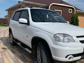 2015 Chevrolet Niva I Рестайлинг, белый, 695000 рублей, вид 3