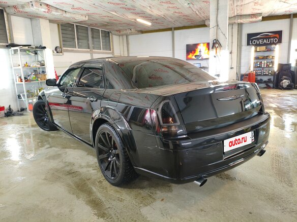 2004 Chrysler 300C I, чёрный, 2500000 рублей - вид 12