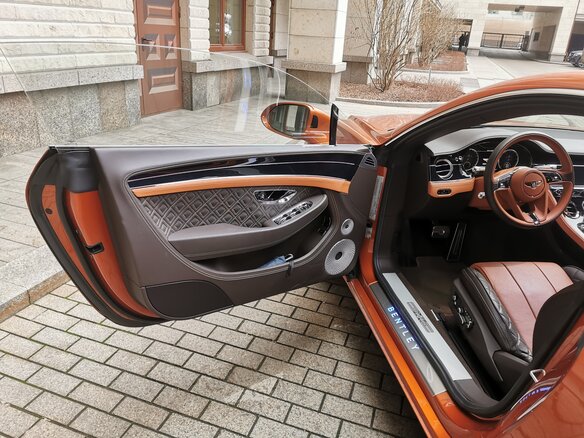 2018 Bentley Continental GT III, оранжевый, 18200000 рублей - вид 7