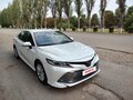 2020 Toyota Camry VIII (XV70), белый, 3500000 рублей - вид 2