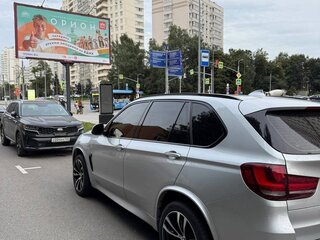2018 BMW X5 30d III (F15), серебристый, 5000000 рублей, вид 3