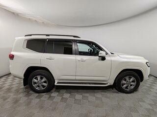 2022 Toyota Land Cruiser 300 Series, белый, 8955000 рублей, вид 4
