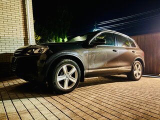 2012 Volkswagen Touareg II, чёрный, 2500000 рублей, вид 4