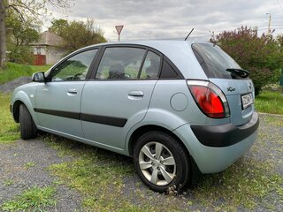 2009 Kia Rio II, серебристый, 450000 рублей, вид 2