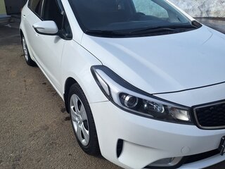 2019 Kia Cerato III Рестайлинг (Classic), белый, 1650000 рублей, вид 2
