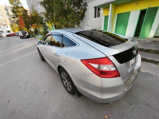 2011 Honda Crosstour I, серебристый, 1650000 рублей, вид 2