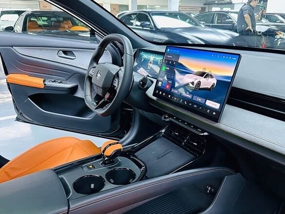 2026 Changan UNI-V I Рестайлинг 2, чёрный, 3350000 рублей - вид 10
