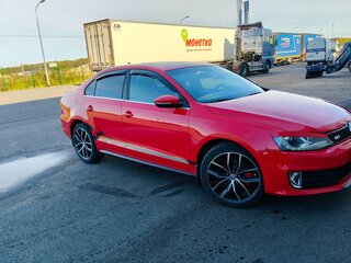 2013 Volkswagen Jetta VI, красный, 1800000 рублей, вид 2