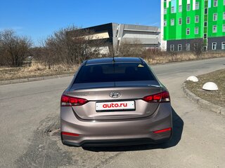 2018 Hyundai Solaris II, коричневый, 1000000 рублей, вид 4