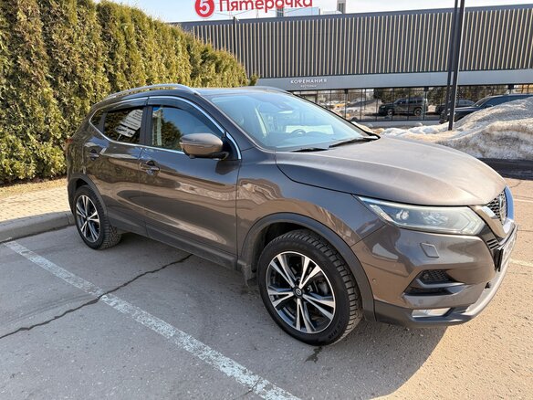 2022 Nissan Qashqai II Рестайлинг, коричневый, 2000000 рублей - вид 1