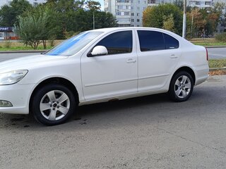 2011 Skoda Octavia DSG7 II (A5) Рестайлинг, белый, 700000 рублей, вид 1