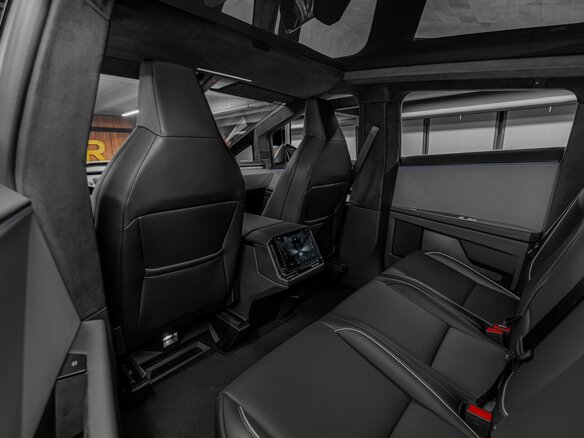 2024 Tesla Cybertruck Cyberbeast, серебристый, 20530000 рублей - вид 28