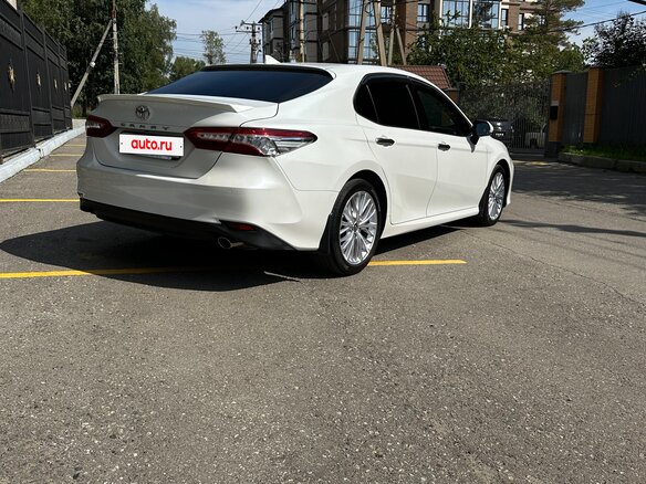 2021 Toyota Camry VIII (XV70), белый, 3050000 рублей - вид 13