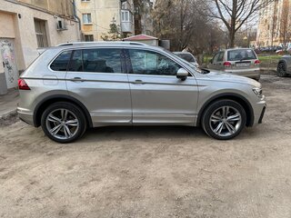 2019 Volkswagen Tiguan II, серый, 4300000 рублей, вид 4