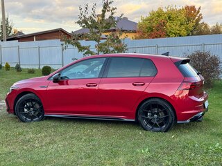 2022 Volkswagen Golf VIII, красный, 3000000 рублей, вид 3