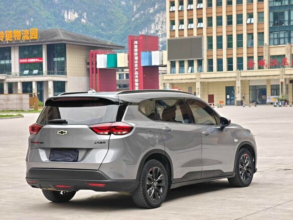 2019 Chevrolet Orlando II, серебристый, 1071008 рублей - вид 2