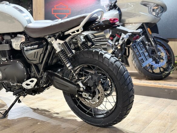 2024 Triumph Scrambler, серый, 1800000 рублей - вид 15