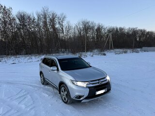2018 Mitsubishi Outlander III Рестайлинг 2, серебристый, 2000000 рублей, вид 2