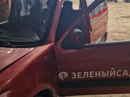 2007 Citroen Berlingo I Рестайлинг, красный, 210000 рублей, вид 3