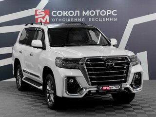 2013 Toyota Land Cruiser 200 Series Рестайлинг 1, белый, 4389900 рублей, вид 1