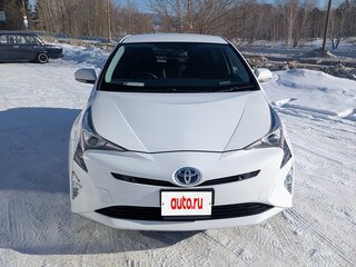 2016 Toyota Prius IV (XW50), белый, 1450000 рублей, вид 1