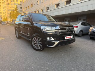 2018 Toyota Land Cruiser 200 Series Рестайлинг 2, чёрный, 6500000 рублей, вид 3