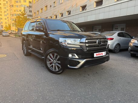 2018 Toyota Land Cruiser 200 Series Рестайлинг 2, чёрный, 6000000 рублей, вид 3