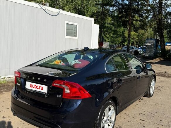 2016 Volvo S60 II Рестайлинг, синий - вид 3