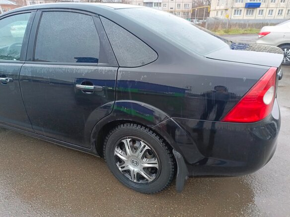 2010 Ford Focus II Рестайлинг, чёрный, 700000 рублей - вид 12