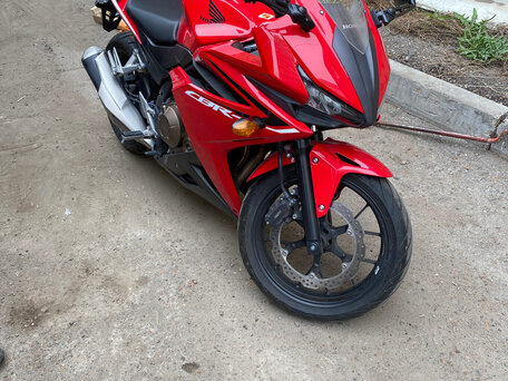 2017 Honda CBR 400R, красный, 512000 рублей, вид 4