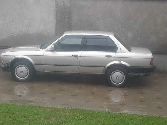 1988 BMW 3 серии 318i II (E30), серебристый, 400000 рублей - вид 5