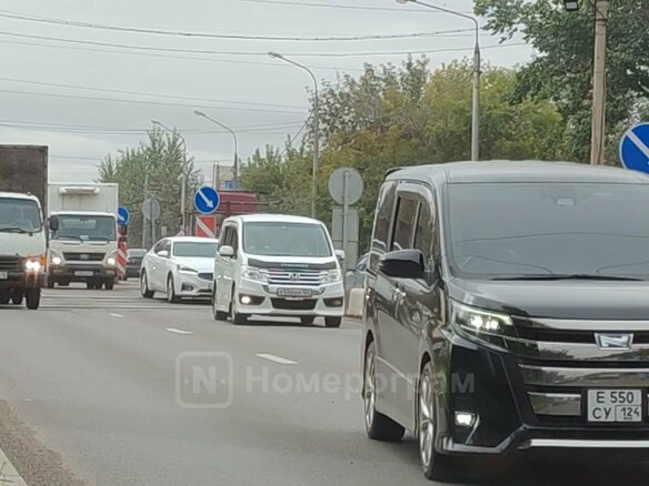 2018 Toyota Noah III (R80) Рестайлинг, чёрный, 2700000 рублей - вид 3