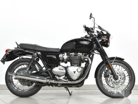 2020 Triumph Bonneville T120, чёрный, 879000 рублей, вид 2