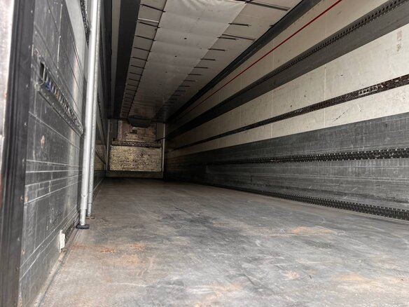 2002 Schmitz Cargobull SKO, белый, 800000 рублей - вид 8