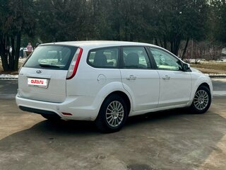 2011 Ford Focus II Рестайлинг, белый, 430000 рублей, вид 3