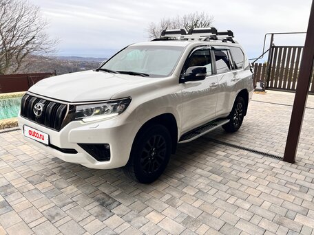 2021 Toyota Land Cruiser Prado 150 Series Рестайлинг 3, белый, 6500000 рублей, вид 2