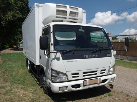 2005 Isuzu Elf (N-series), белый, 2100000 рублей, вид 1
