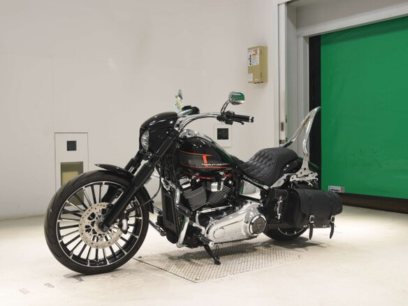2023 Harley-Davidson Breakout, чёрный, 1800000 рублей - вид 3