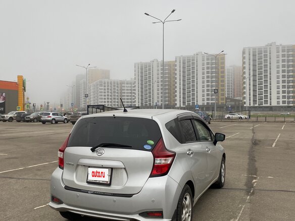 2020 Nissan Note II Рестайлинг, серебристый, 1250000 рублей - вид 5