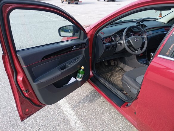 2014 Dongfeng S30, красный, 455000 рублей - вид 5