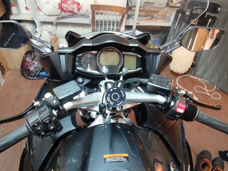 2018 Yamaha FJR1300, серый, 1249000 рублей, вид 3