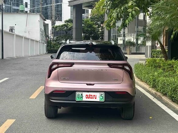 2023 Geely Geometry E 39.4 kWh, розовый - вид 3